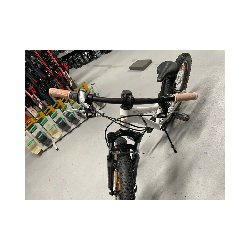 Bazarové dětské HORSKÉ KOLO SCOTT CONTESSA 24 model 2024