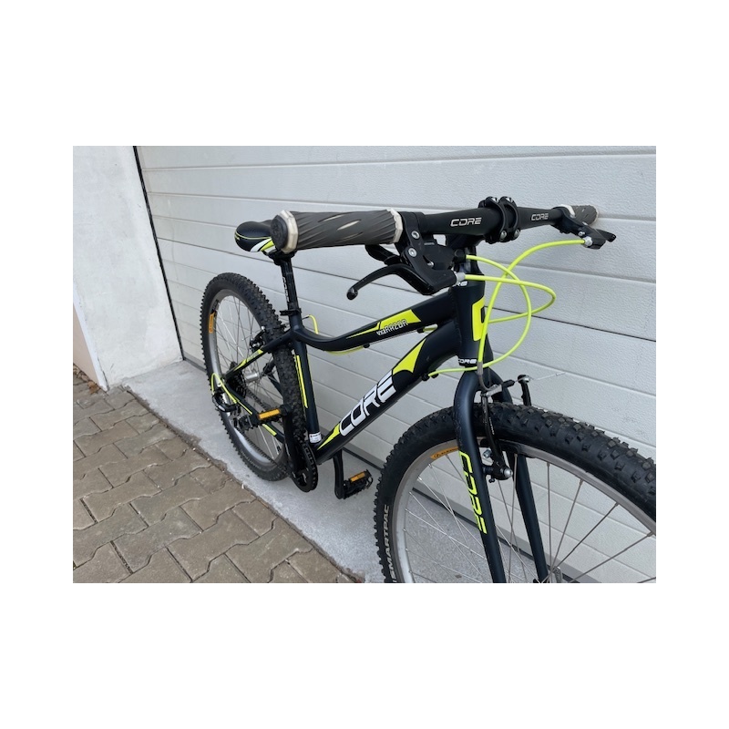 Bazarové kolo CORE RAZOR  kola 26" rám 15" 1x8s, Ahed, váha 11,45Kg model 2024