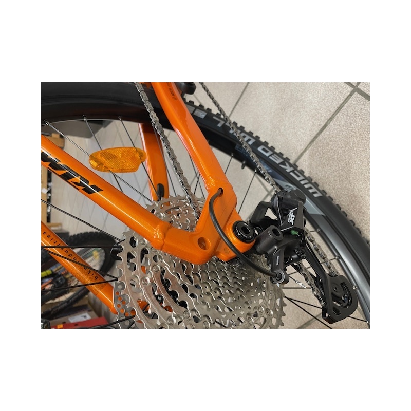 Horské elektrokolo KTM Macina Team 892 - Fresh orange (Black) model 2026