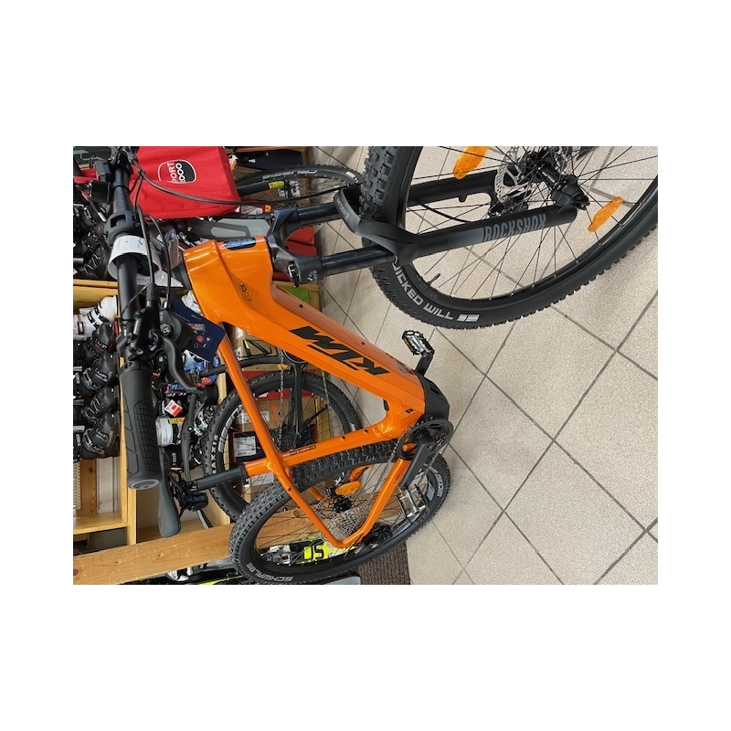 Horské elektrokolo KTM Macina Team 892 - Fresh orange (Black) model 2026