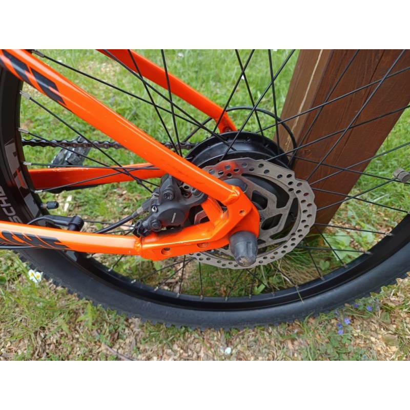 Bazarové juniorské elektrokolo APACHE Tate 24"