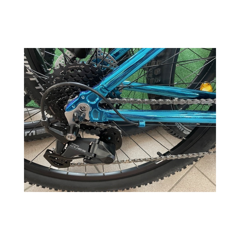 Horské juniorské kolo Core Razor 27,5" chromovaný modrý, váha 12.80kg model 2026