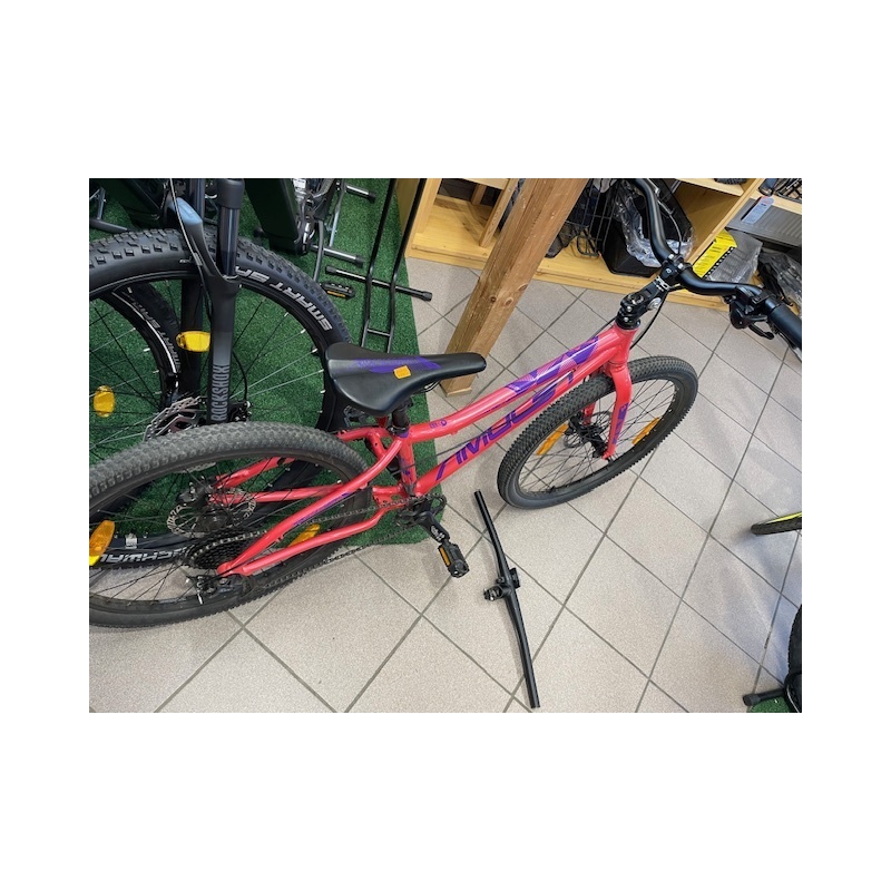 Bazarové dětské AMULET Youmster 24" váha 8,9 Kg Bazarové dětské AMULET Youmster 24" váha 8,9 Kg