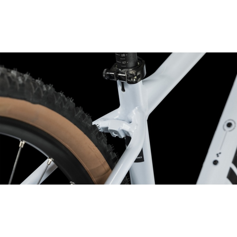 Horské kolo CUBE Aim SLX white´n´blue´n´red model 2023